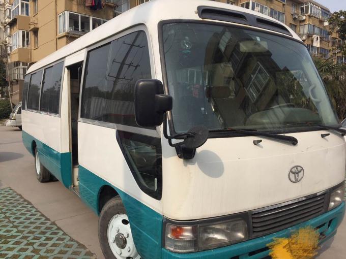 29 мест использовали автобус каботажного судна ТОЙОТА цилиндра двигателя 6 ручного привода бензина Тойота выведенный автобусом для продажи